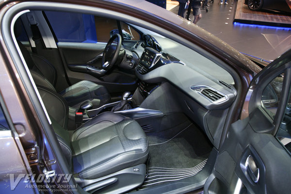 2013 Peugeot 2008 Interior