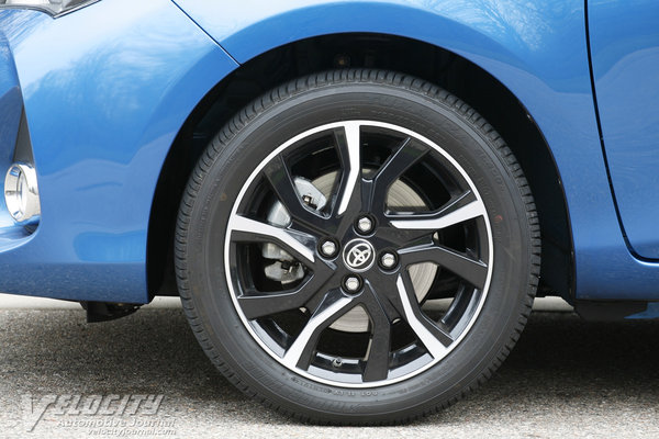 2015 Toyota Yaris SE 5d Liftback Wheel