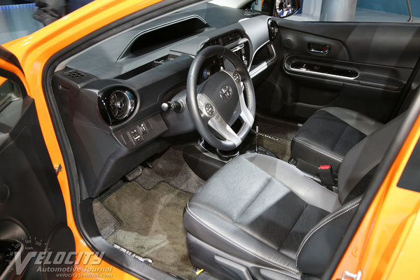 2015 Toyota Prius c Interior