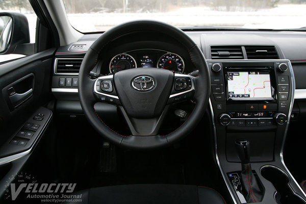 2015 Toyota Camry XSE Instrumentation