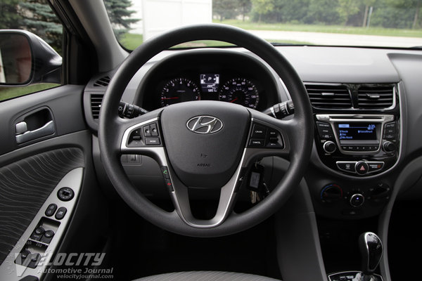 2015 Hyundai Accent GLS Instrumentation
