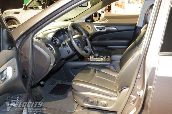 2017 Nissan Pathfinder Midnight Edition Interior