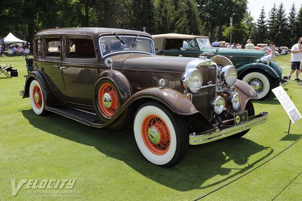 1932 Lincoln KA Town Sedan
