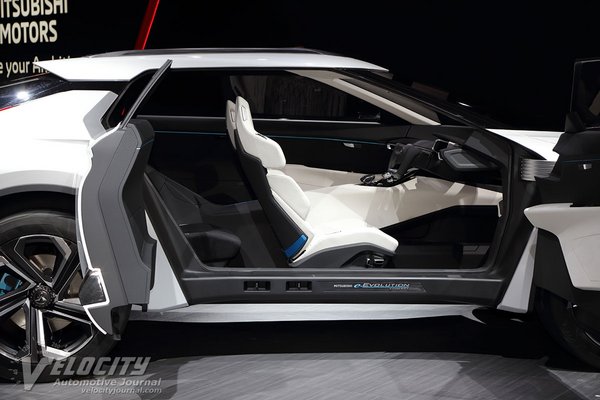 2017 Mitsubishi e-Evolution Interior