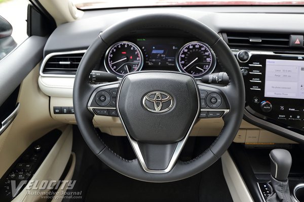 2018 Toyota Camry XLE Instrumentation