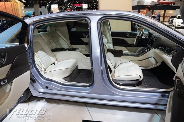 2019 Lincoln Continental Coach Door Interior