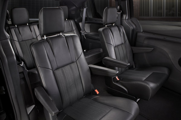 2013 Chrysler Town & Country S Interior