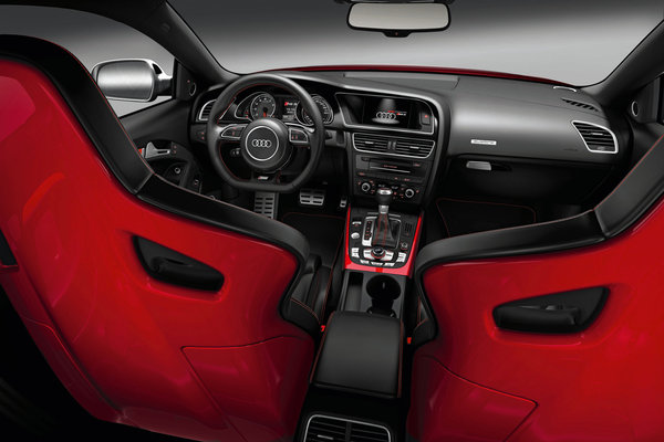 2013 Audi RS5 Interior