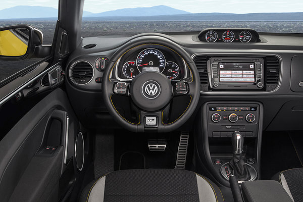 2014 Volkswagen Beetle GSR Instrumentation