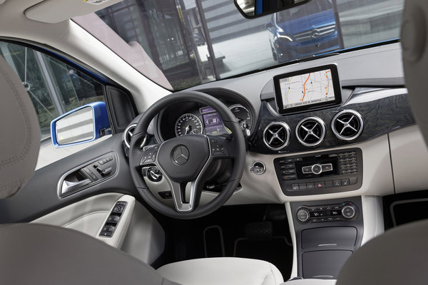 2014 Mercedes-Benz B-Class Electric Drive Interior