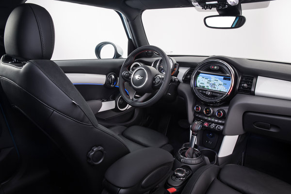 2015 Mini Cooper Hardtop 4-door Interior