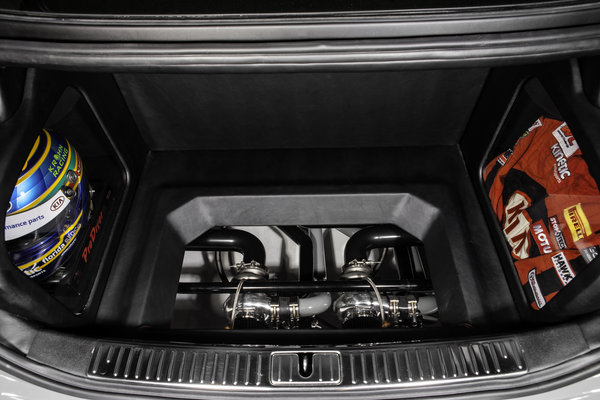 2014 Kia High-Performance K900 Engine