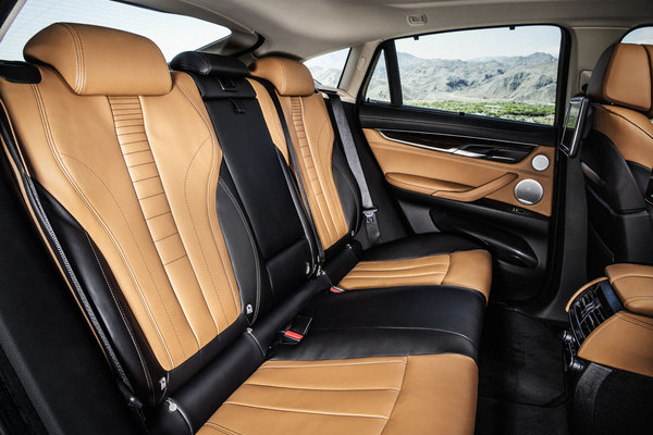 2015 BMW X6 xDrive50i Interior