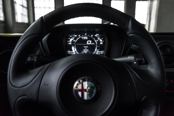 2015 Alfa Romeo 4C Spider Instrumentation