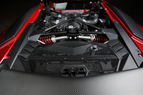 2016 Lamborghini Aventador LP750-4 Engine