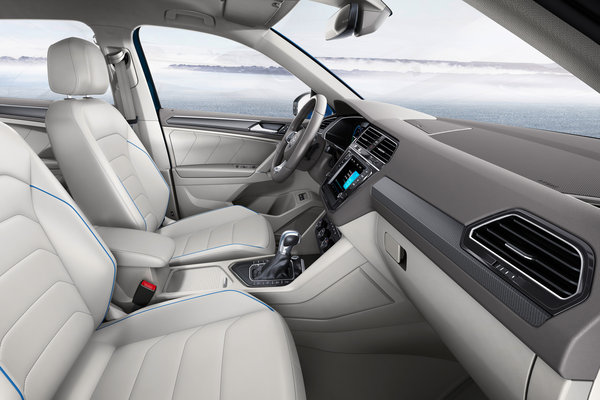 2015 Volkswagen Tiguan GTE Interior
