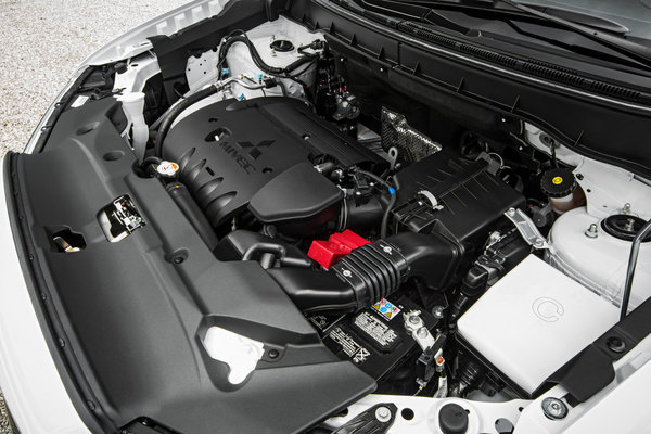 2016 Mitsubishi Outlander Sport Engine