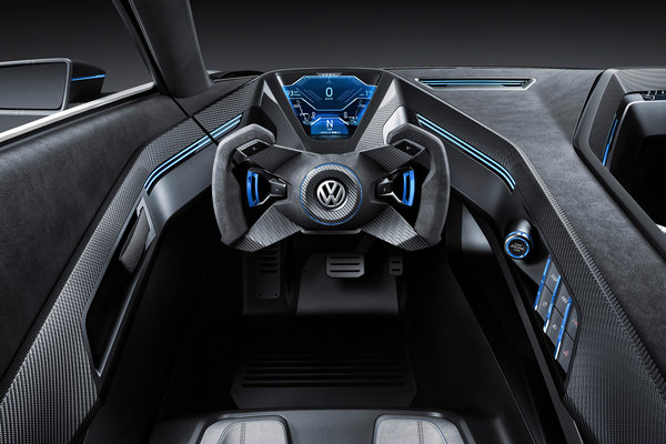2015 Volkswagen Golf GTE Sport Instrumentation