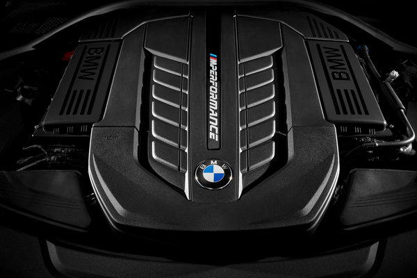2017 BMW 7-Series Engine