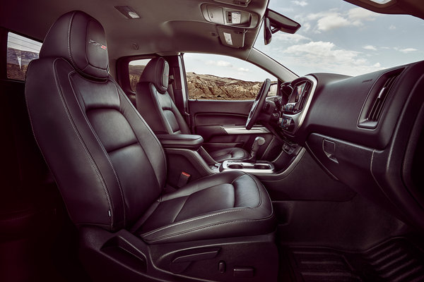 2017 Chevrolet Colorado ZR2 Extended Cab Interior