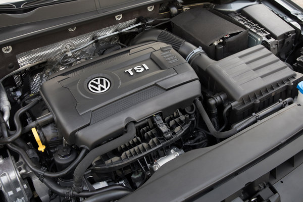 2018 Volkswagen Golf SportWagen Engine