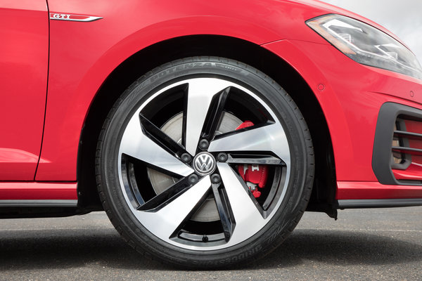 2018 Volkswagen GTI 5d Wheel