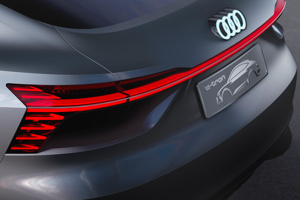 2017 Audi e-tron Sportback