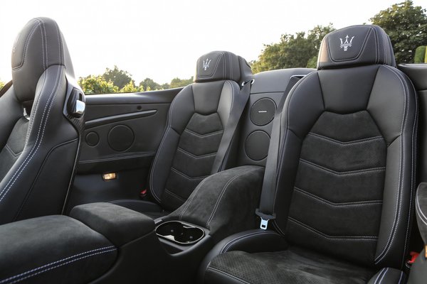 2018 Maserati GranTurismo convertible Interior