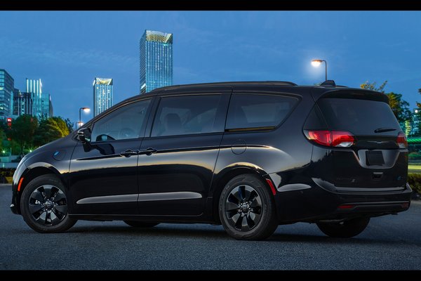 2019 Chrysler Pacifica S Appearance Package