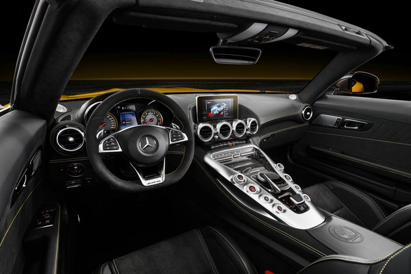 2019 Mercedes-Benz AMG GT S Roadster Interior