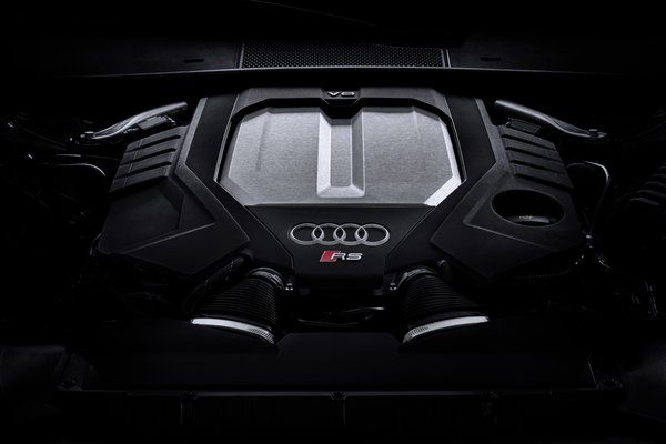 2020 Audi A6 RS 6 Avant Engine