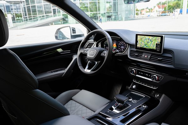 2020 Audi Q5 55 TFSI e Interior