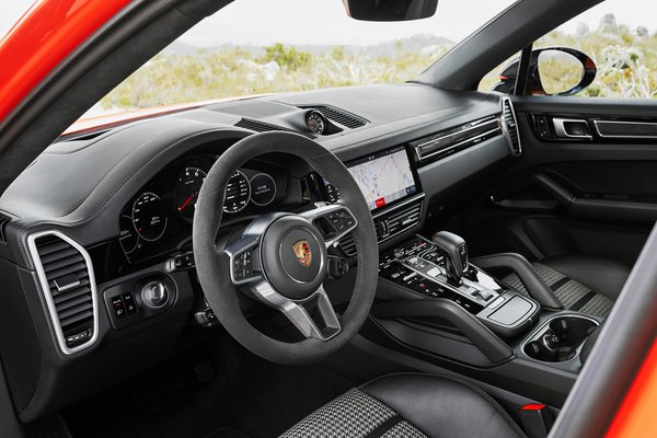 2020 Porsche Cayenne Coupe Interior