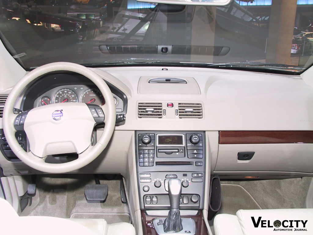 2003 Volvo XC90 interior