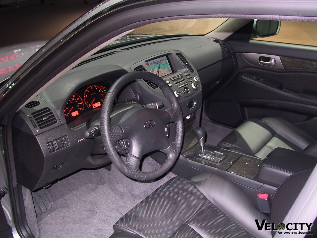 2003 Infiniti M45 interior