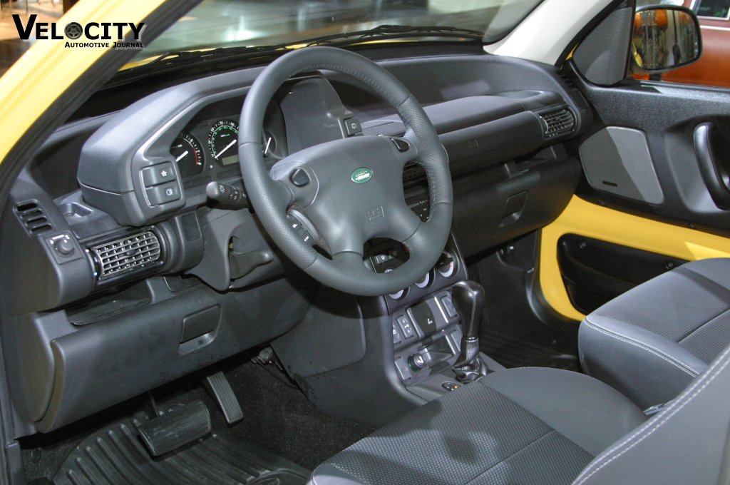 2003 Land Rover Freelander SE3 interior