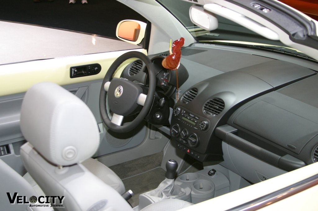 2003 Volkswagen New Beetle Cabriolet interior