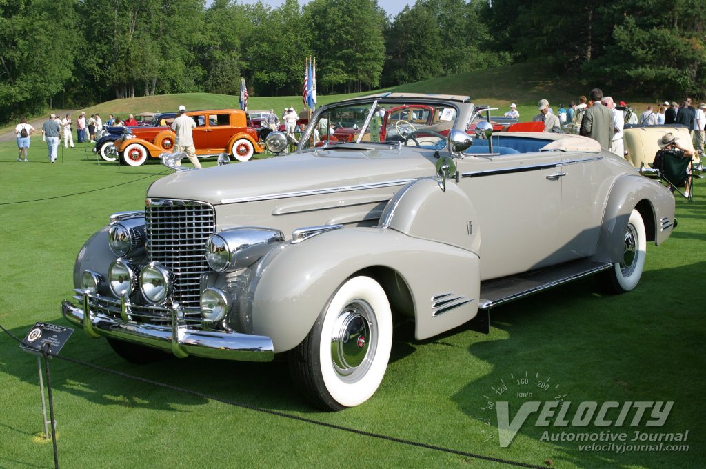 1940 Cadillac Convertible Coupe