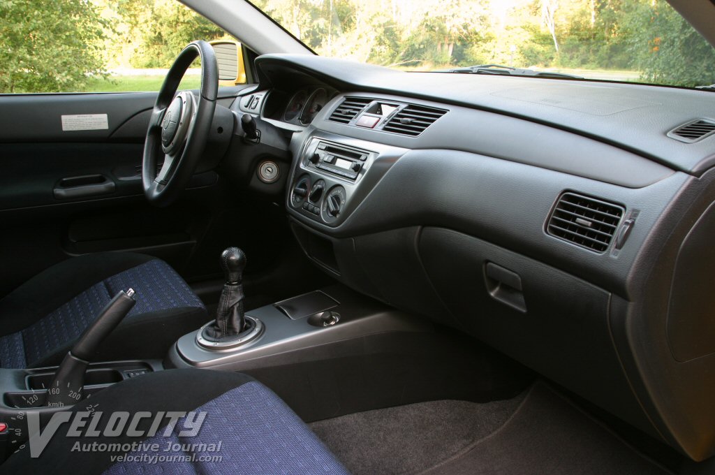 2003 Mitsubishi Lancer Evolution VIII interior