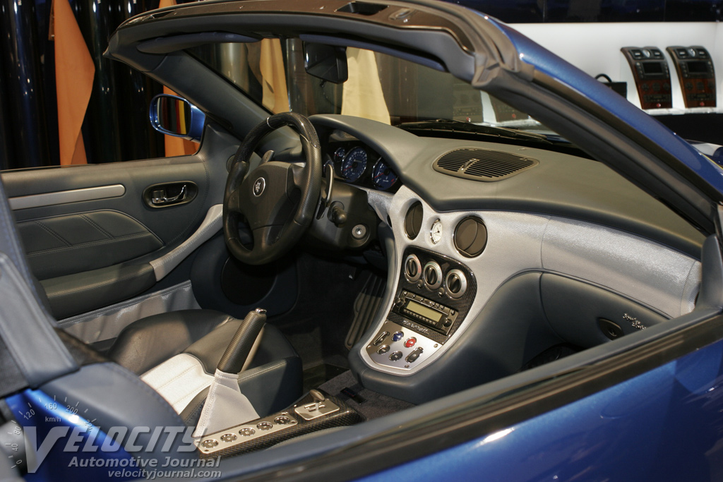 2005 Maserati Spyder Interior