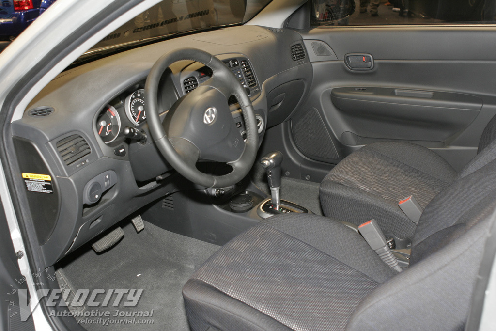 2007 Hyundai Accent 3d Interior
