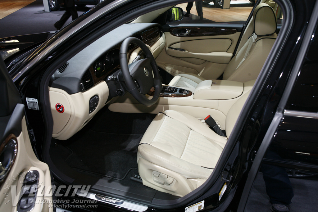 2008 Jaguar XJ Interior