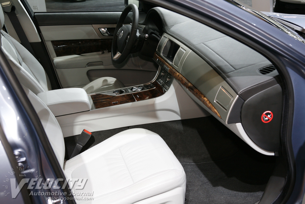 2009 Jaguar XF Interior