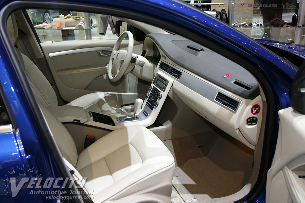 2008 Volvo V70 Ocean Race Edition Interior