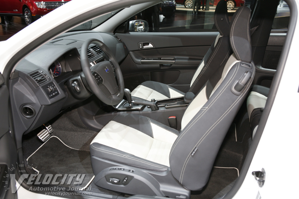 2009 Volvo C30 R-Design Interior