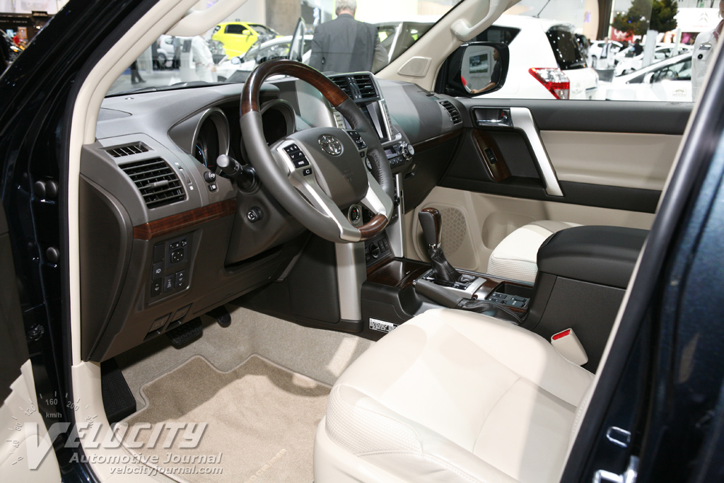 2010 Toyota Land Cruiser Interior