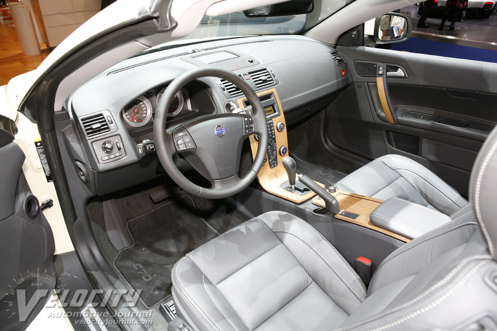 2010 Volvo C70 Interior