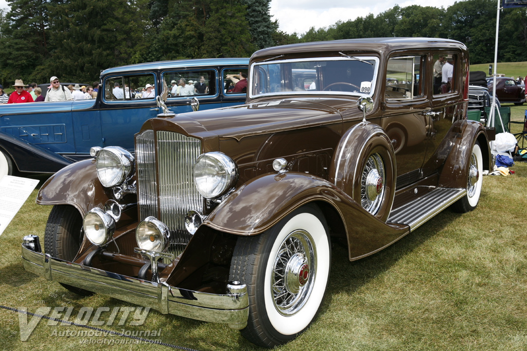 1933 Packard Twelve Model 1005 club sedan