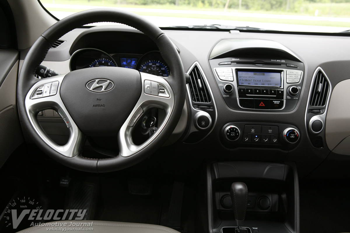 2010 Hyundai Tucson GLS Instrumentation