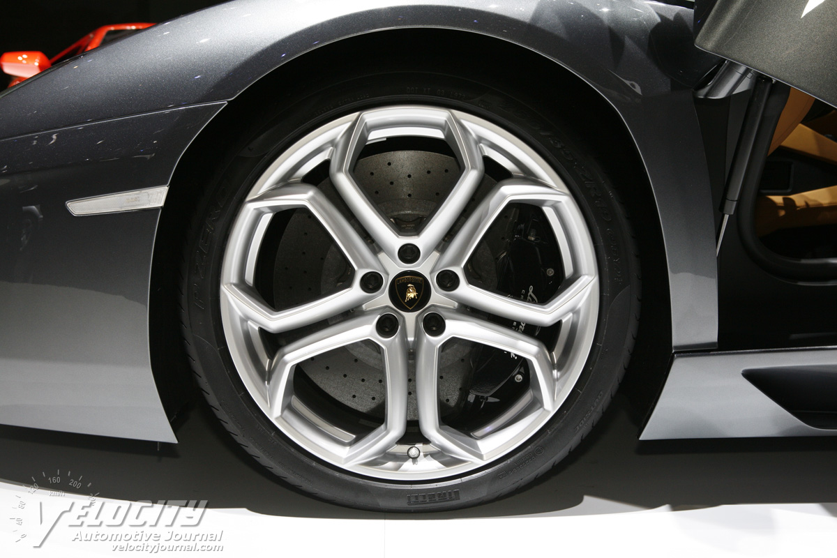 2012 Lamborghini Aventador Wheel